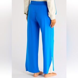 Alice + Olivia, Olivia Lounge Pants 

Vibrant Blue Wide-Leg Pants
Size: XXS
NWT